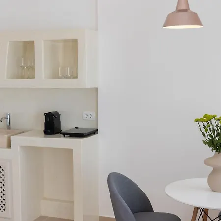 Theophrasti Suites Foinikia  Room photo