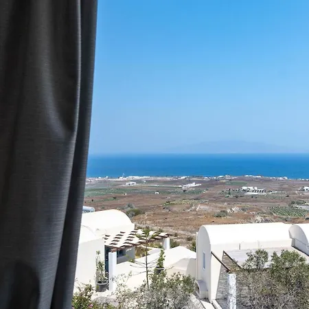 Theophrasti Suites Foinikia  Room photo
