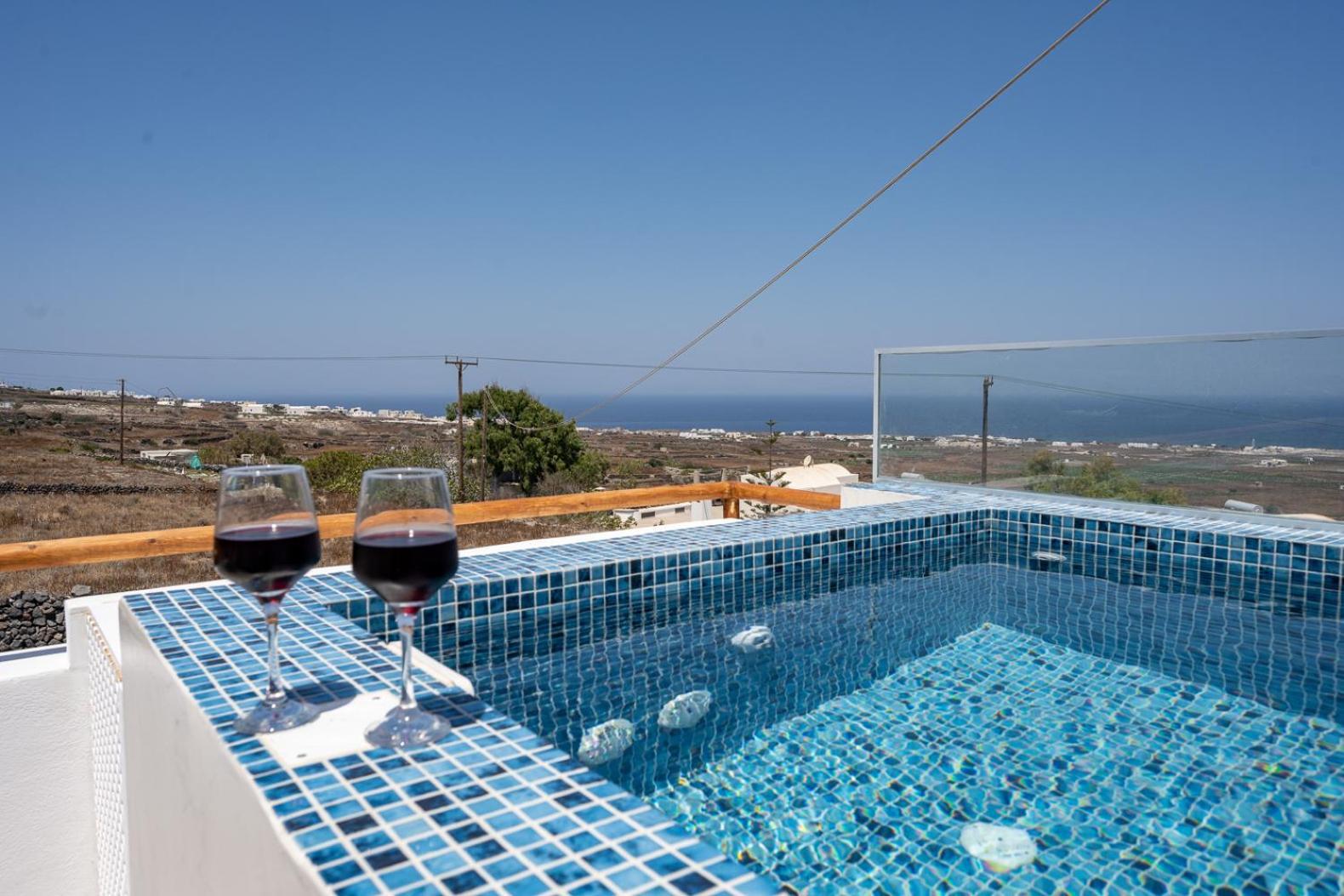 Theophrasti Apartment *