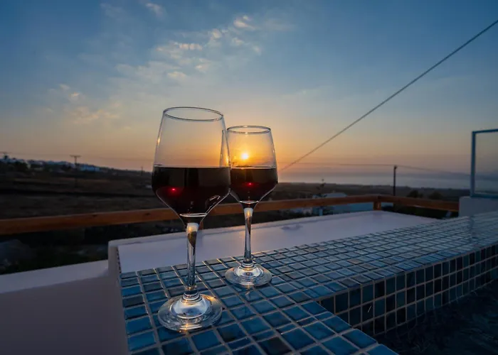 Theophrasti Suites