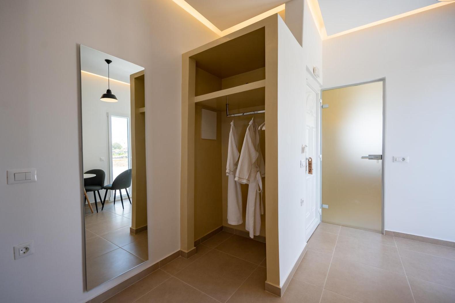 Theophrasti Apartment Foinikia (Santorini)