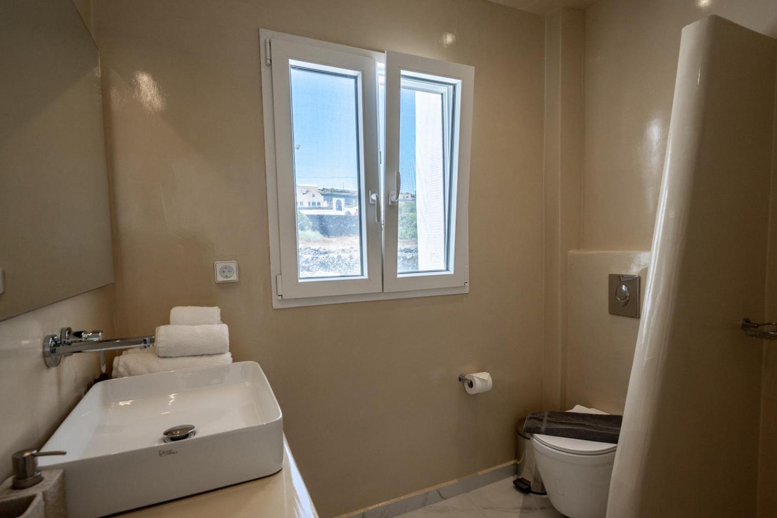 Apartment Theophrasti